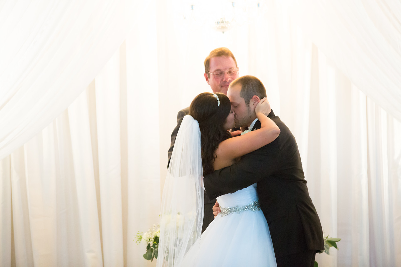 0707_Josh+Lindsey_Wedding-X2.jpg