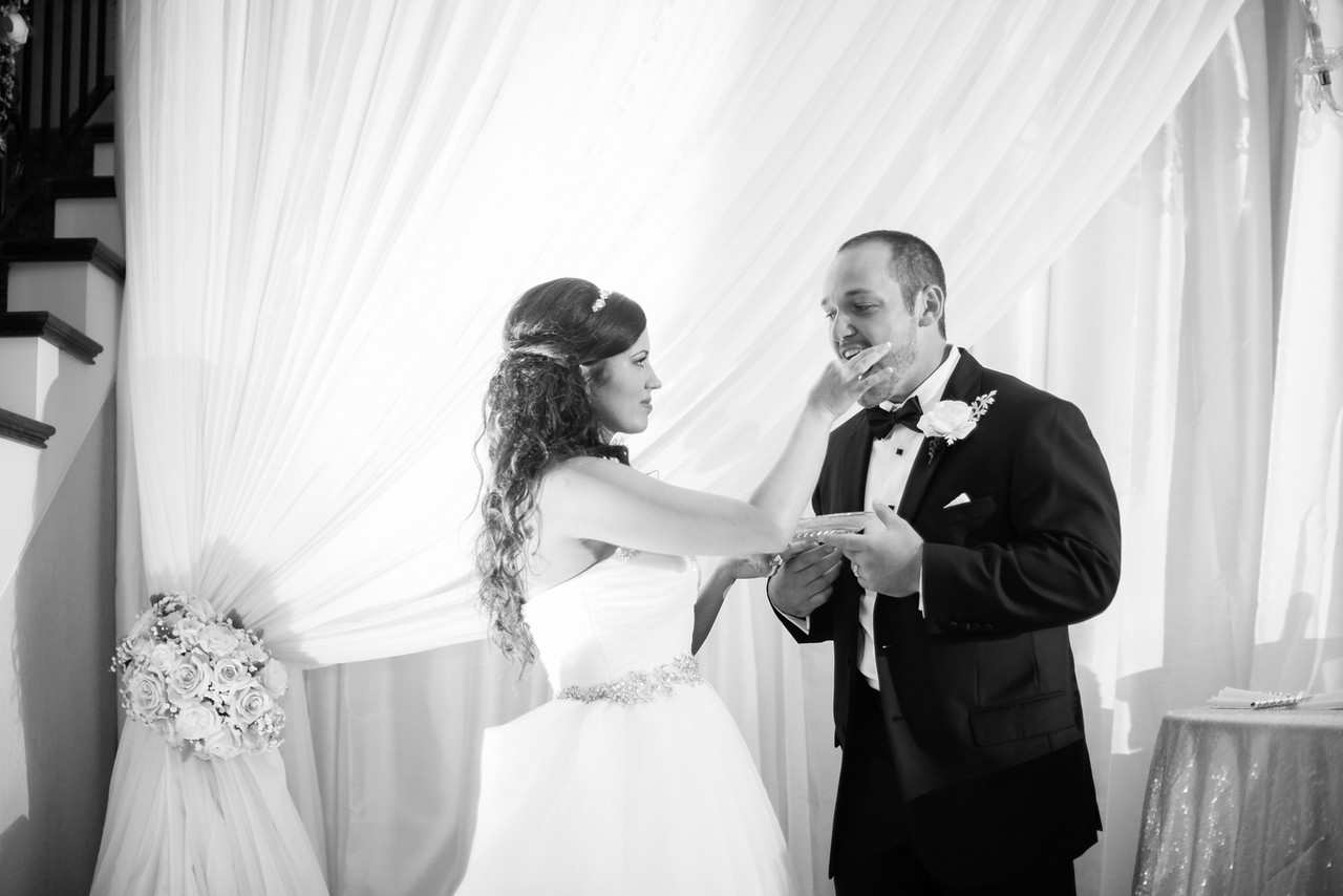 0923_Josh+Lindsey_WeddingBW-X2.jpg