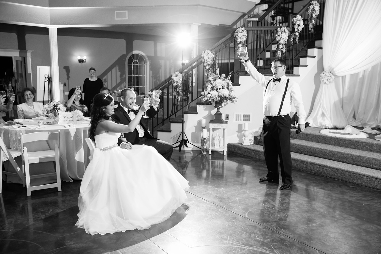 0955_Josh+Lindsey_WeddingBW-X2.jpg