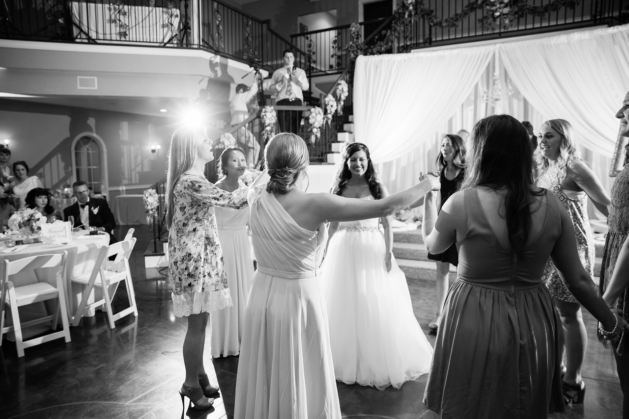 0970_Josh+Lindsey_WeddingBW-X2.jpg