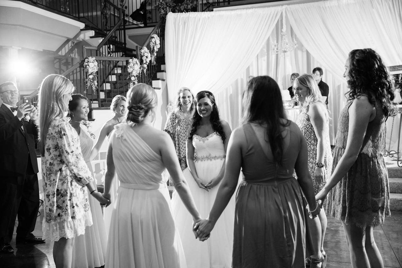 0976_Josh+Lindsey_WeddingBW-X2.jpg
