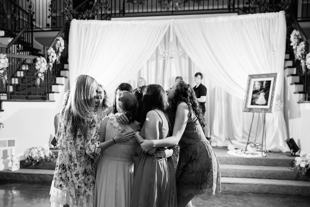 0981_Josh+Lindsey_WeddingBW-X2.jpg