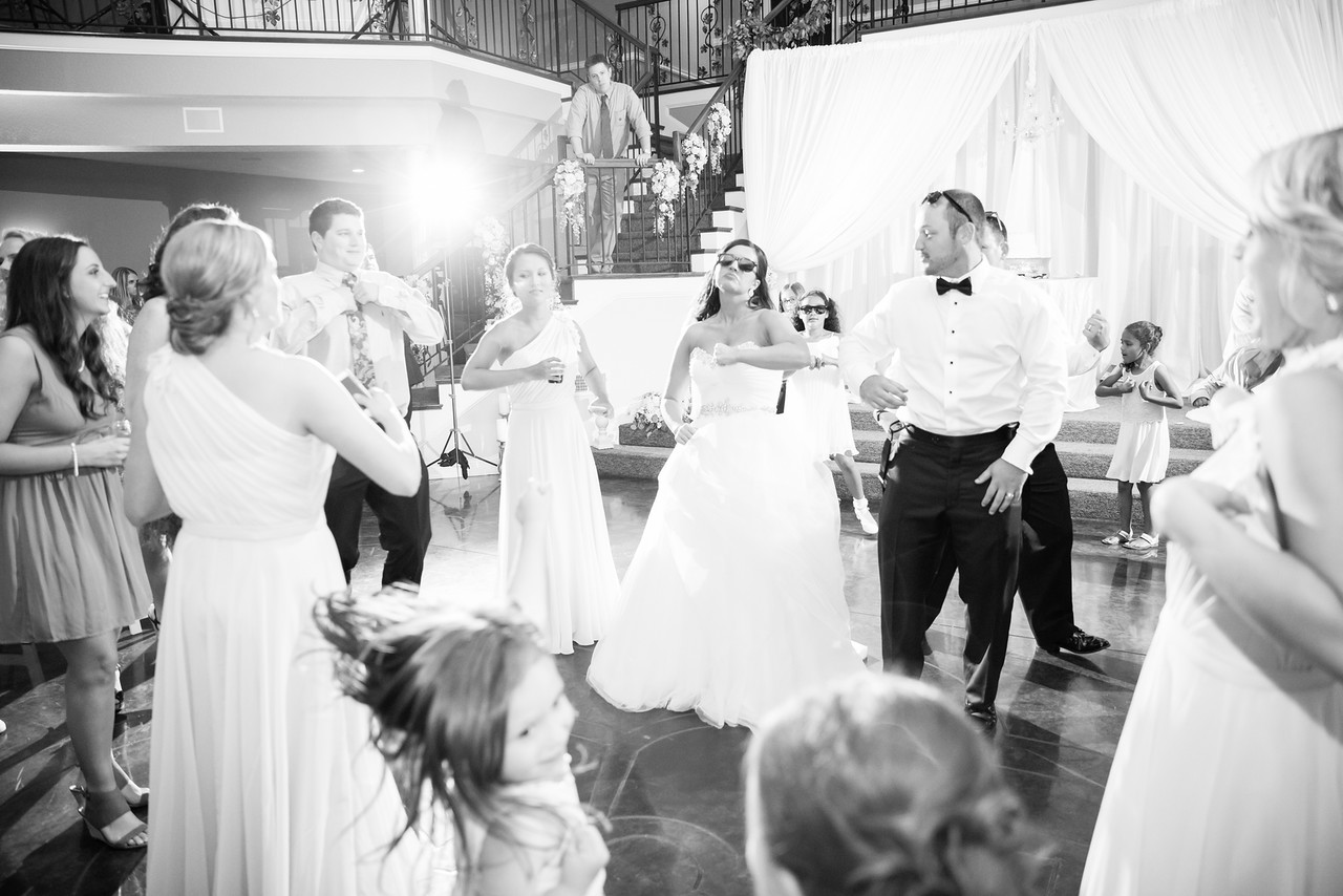 1056_Josh+Lindsey_WeddingBW-X2.jpg