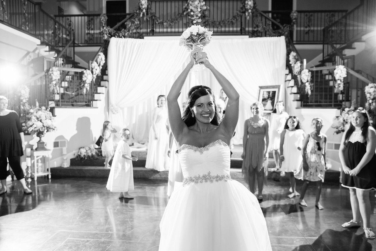 1092_Josh+Lindsey_WeddingBW-X2.jpg