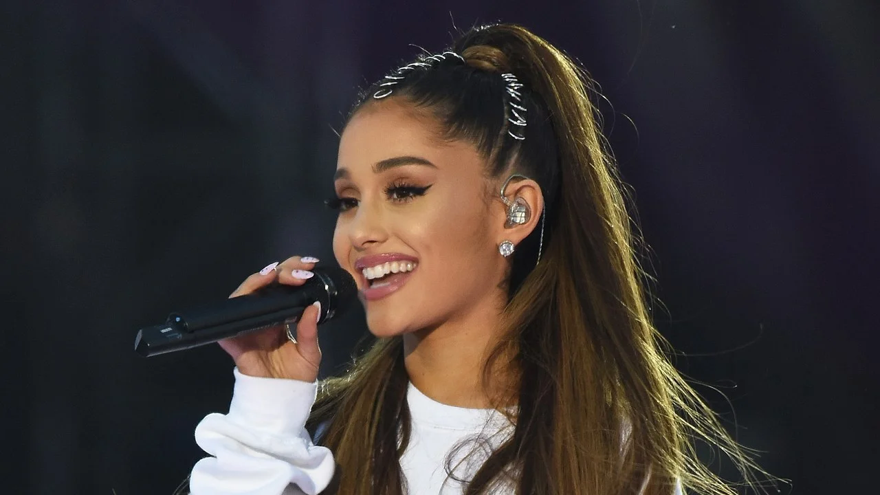 ariana-grande-high-ponytail-to-low-new-album.jpg