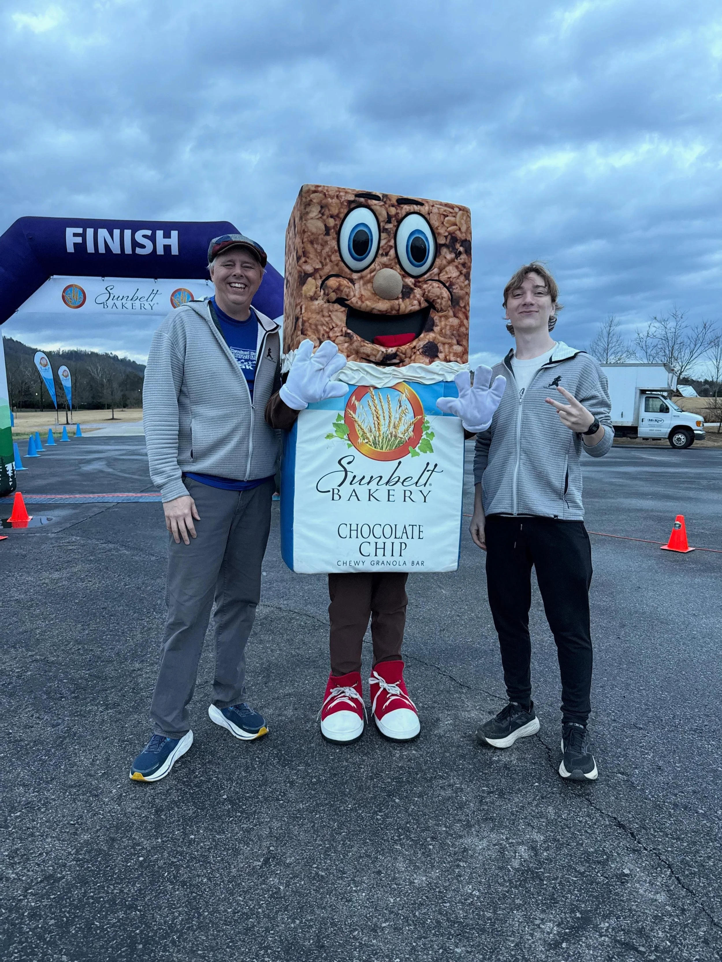 Terra Running has loved this sweet partnership! 😋 Join McKee Foods for the Little Debbie 7 Miler on Sunday, May 31 in Collegedale. Whether you&rsquo;re chasing a personal best or just chasing an Oatmeal Creme Pie, we&rsquo;ll see you at the finish l