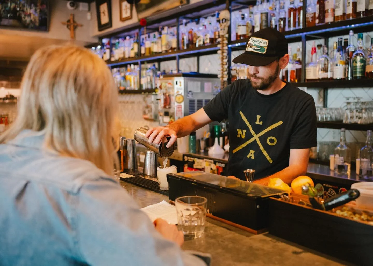 FRIDAYS ARE FOR HOLDING COURT AT THE BAR IN THE QUEEN&rsquo;S ENGLISH! TAKE AN EARLY LUNCH AND DON&rsquo;T GO BACK TO THE OFFICE &lsquo;TIL MONDAY OR MAYBE EVER! YOU&rsquo;RE A PEACOCK YOU GOTTA FLY! MITCH IS MIXING DRINKS ALL DAY AND WE MAKE MUFFALE