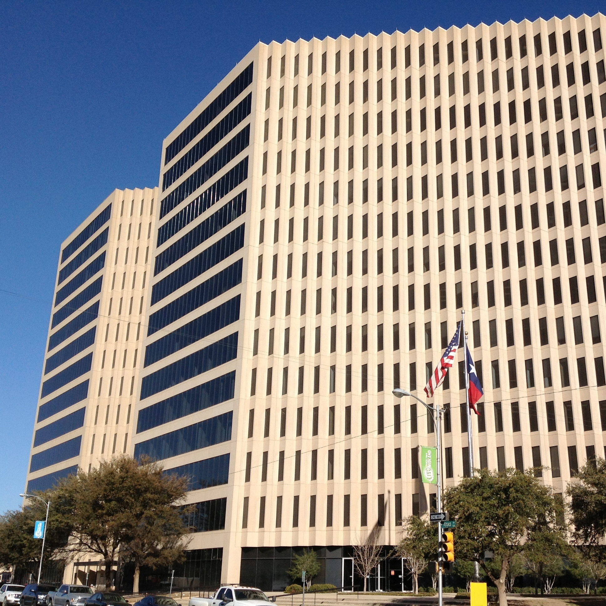 COMMERCIAL REAL ESTATE MidLand Prop.