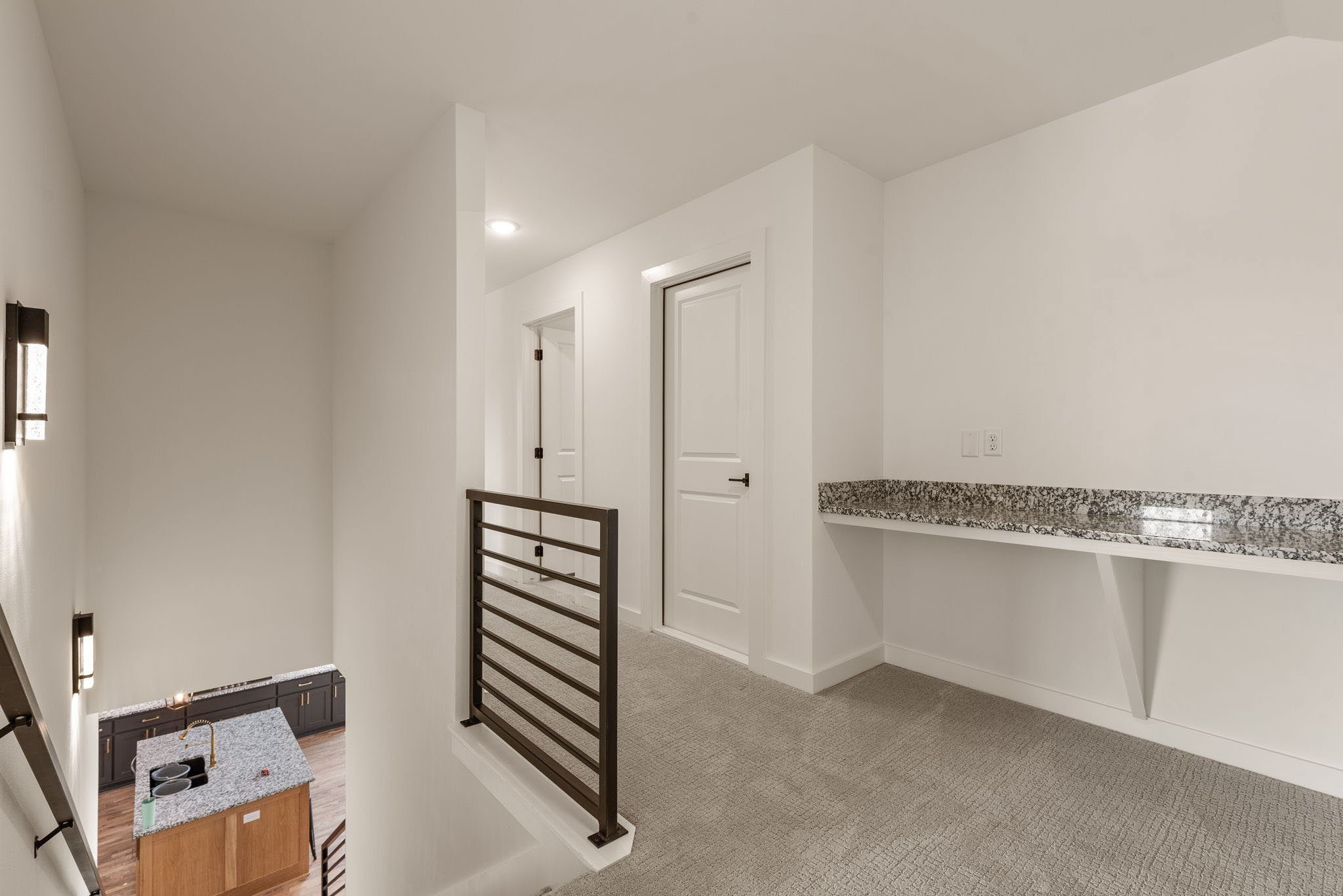 53-web-or-mls-2402 E Northampton St_Int_GCREP-13.jpg