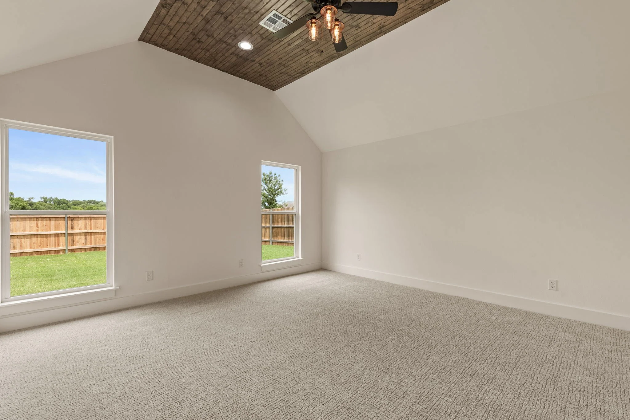 29-web-or-mls-2402 E Northampton St_Int_GCREP-17.jpg