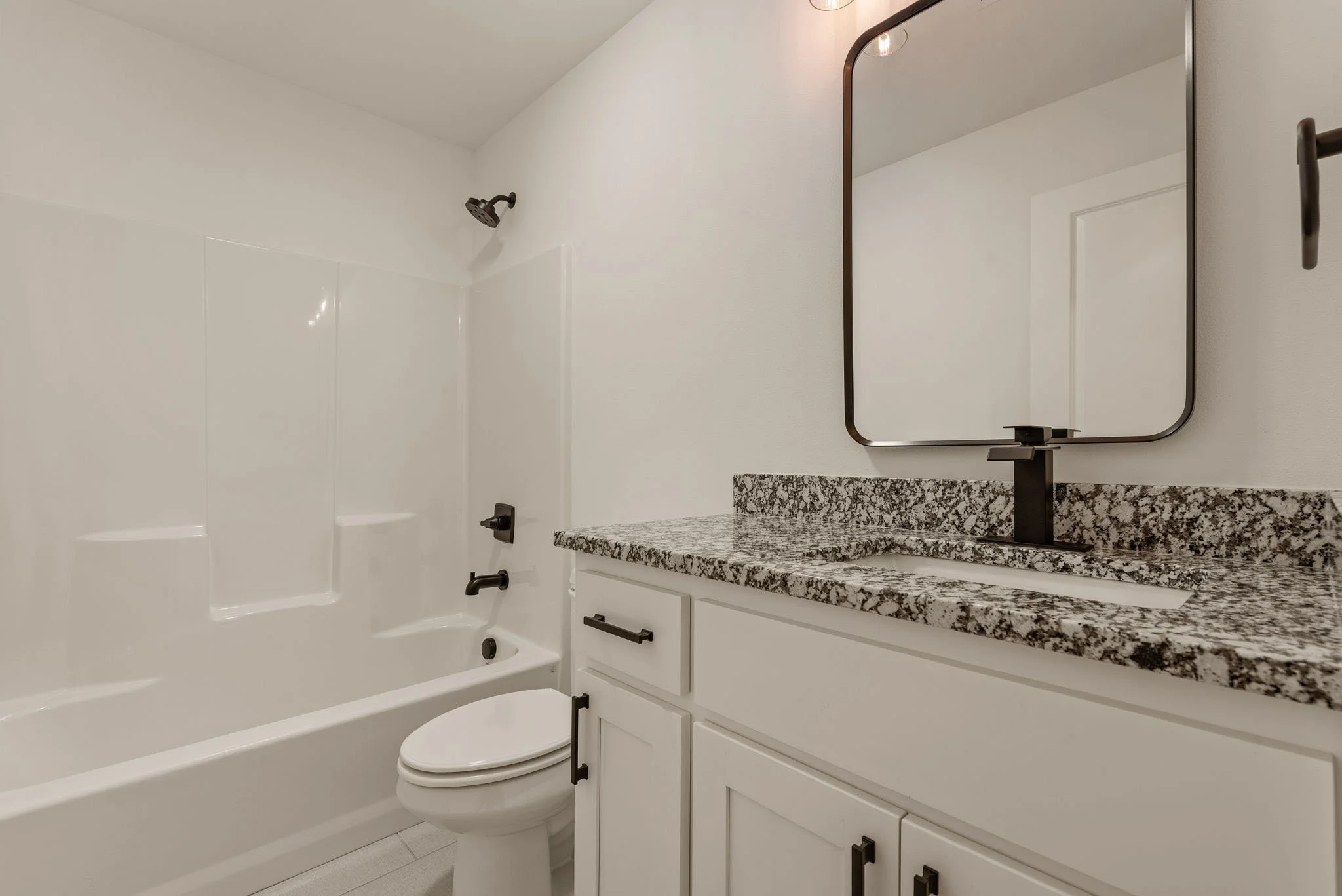 42-web-or-mls-2402 E Northampton St_Int_GCREP-2.jpg