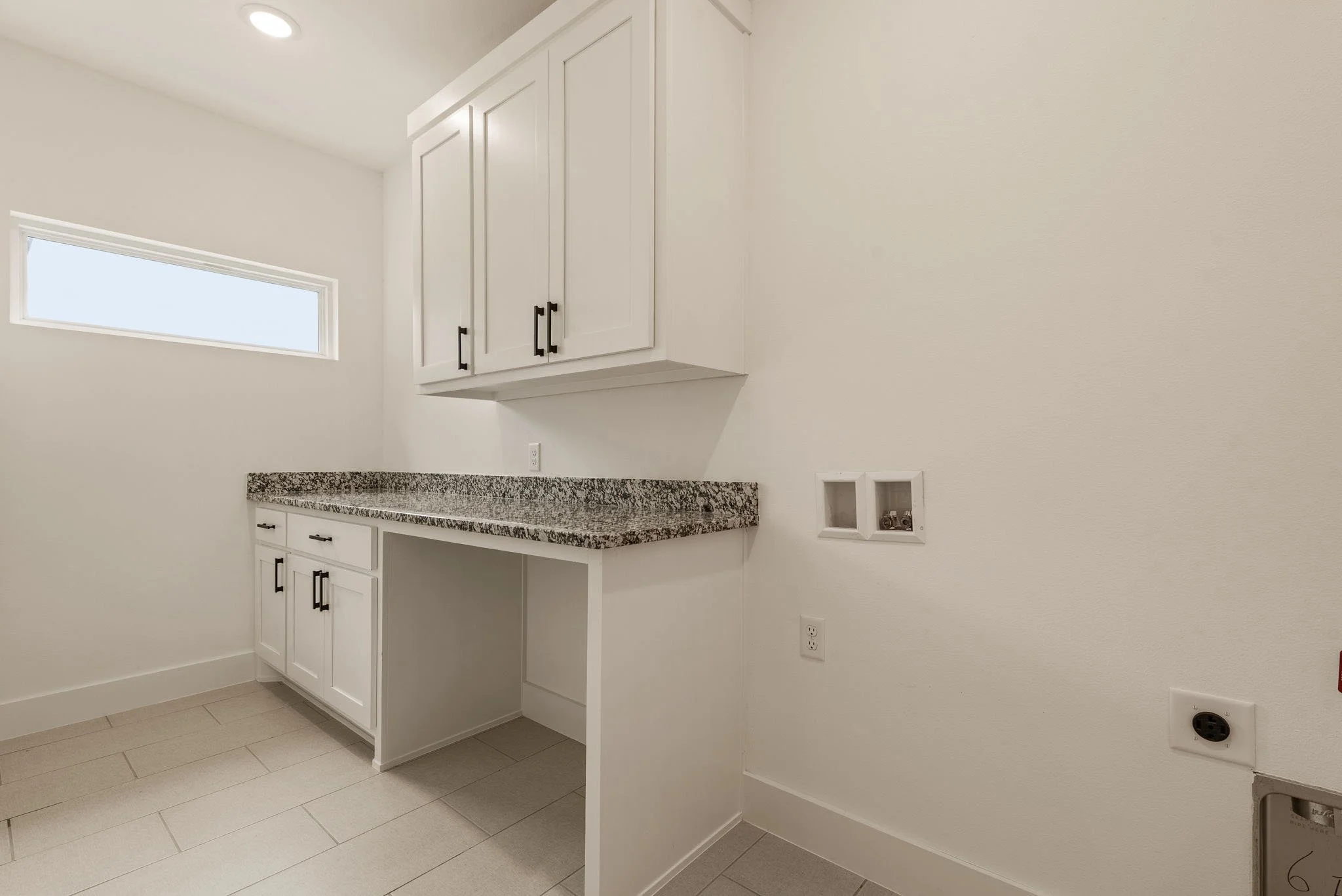 37-web-or-mls-2402 E Northampton St_Int_GCREP-25.jpg