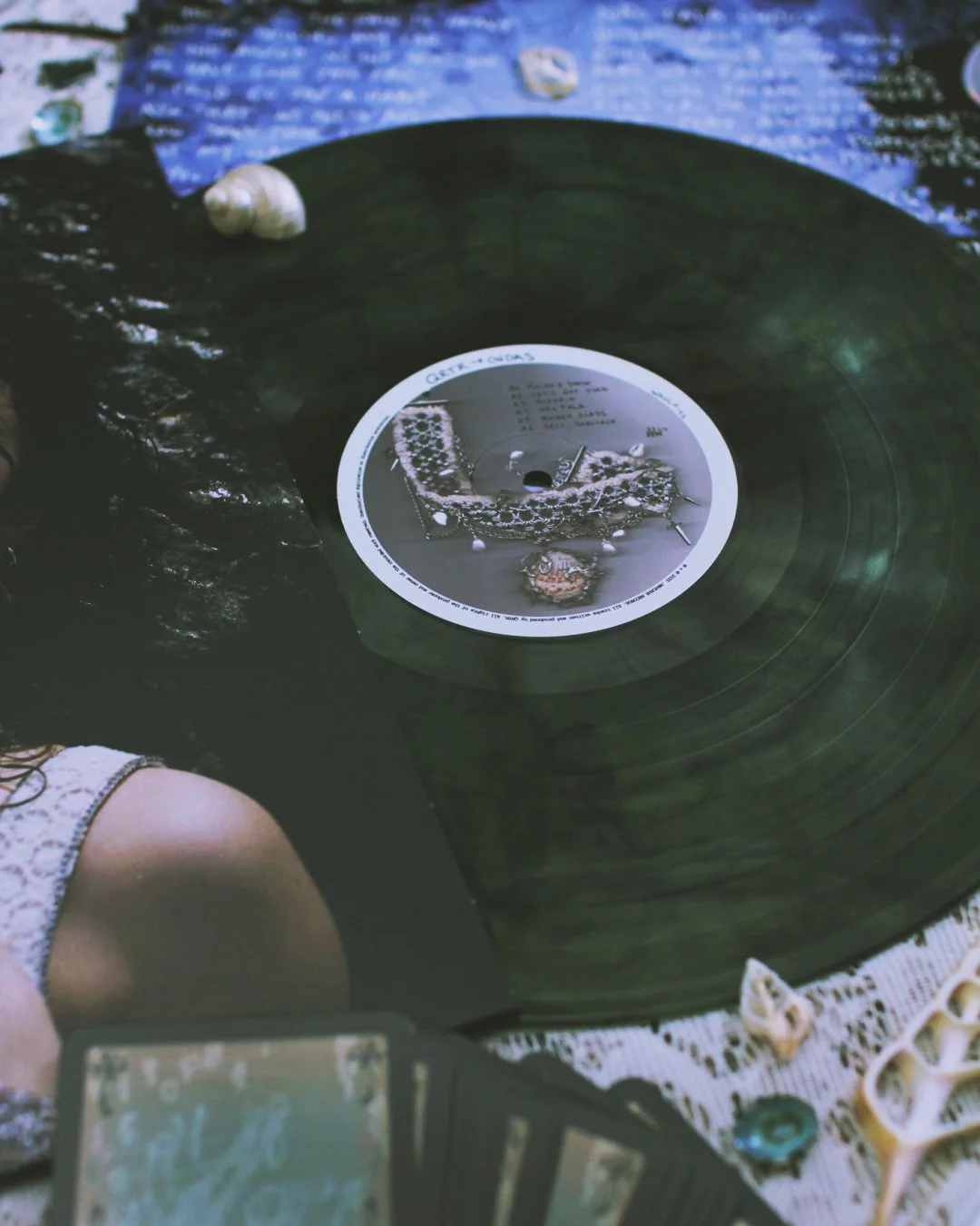 ONDAS_bundle_vinyl_detail_01.jpg