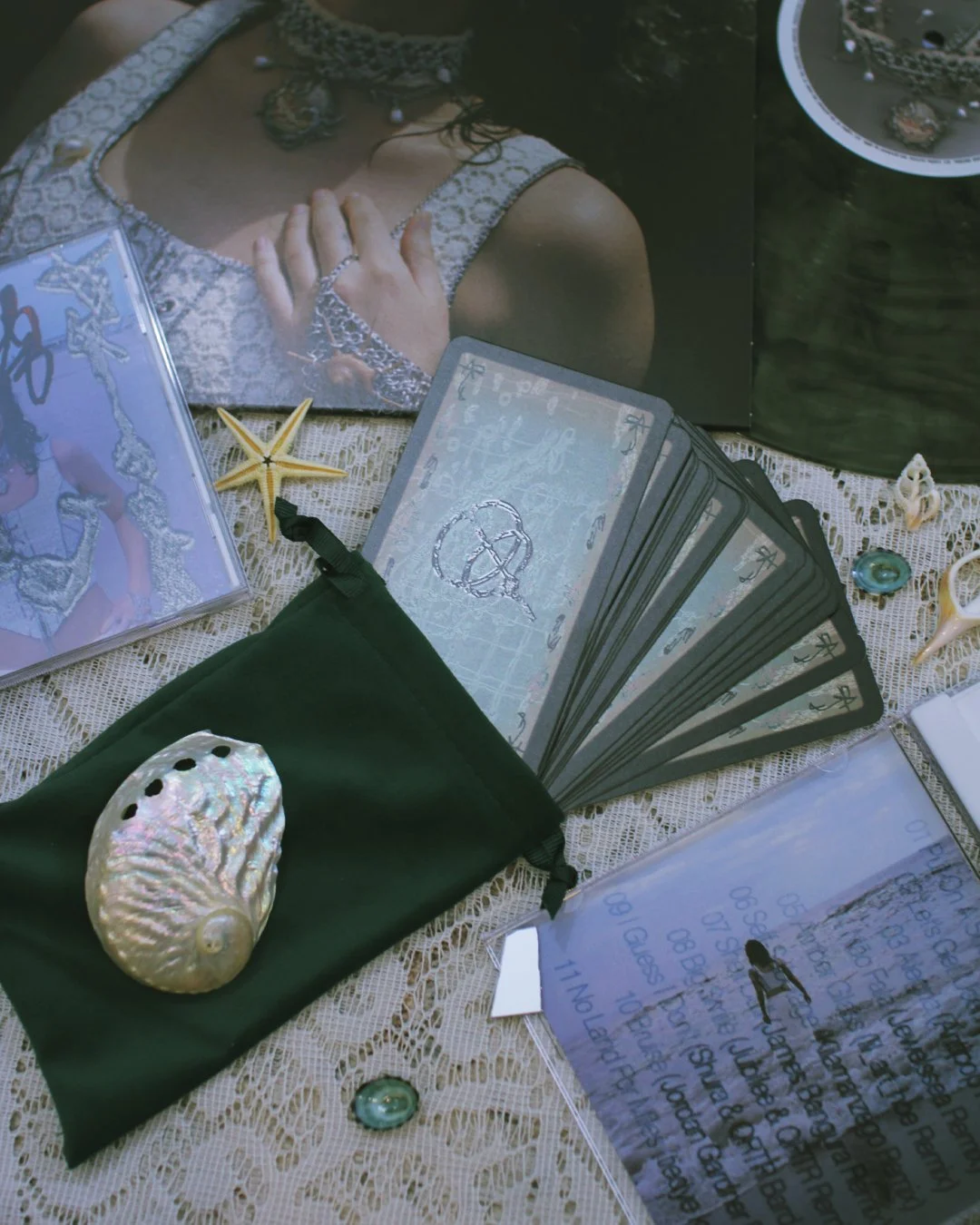 ONDAS_bundle_tarot_detail_01.jpg