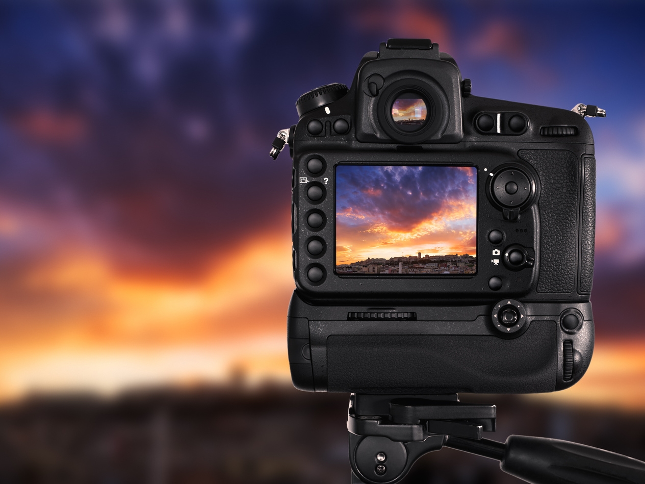 camera and sunset -  AdobeStock_79969162.jpeg