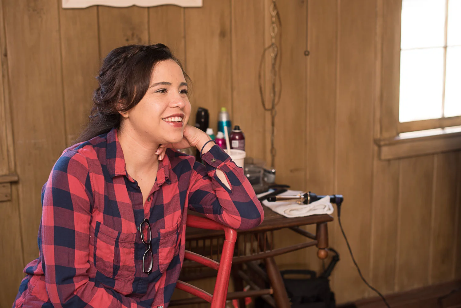 17 groomswoman getting ready for wedding day.jpg