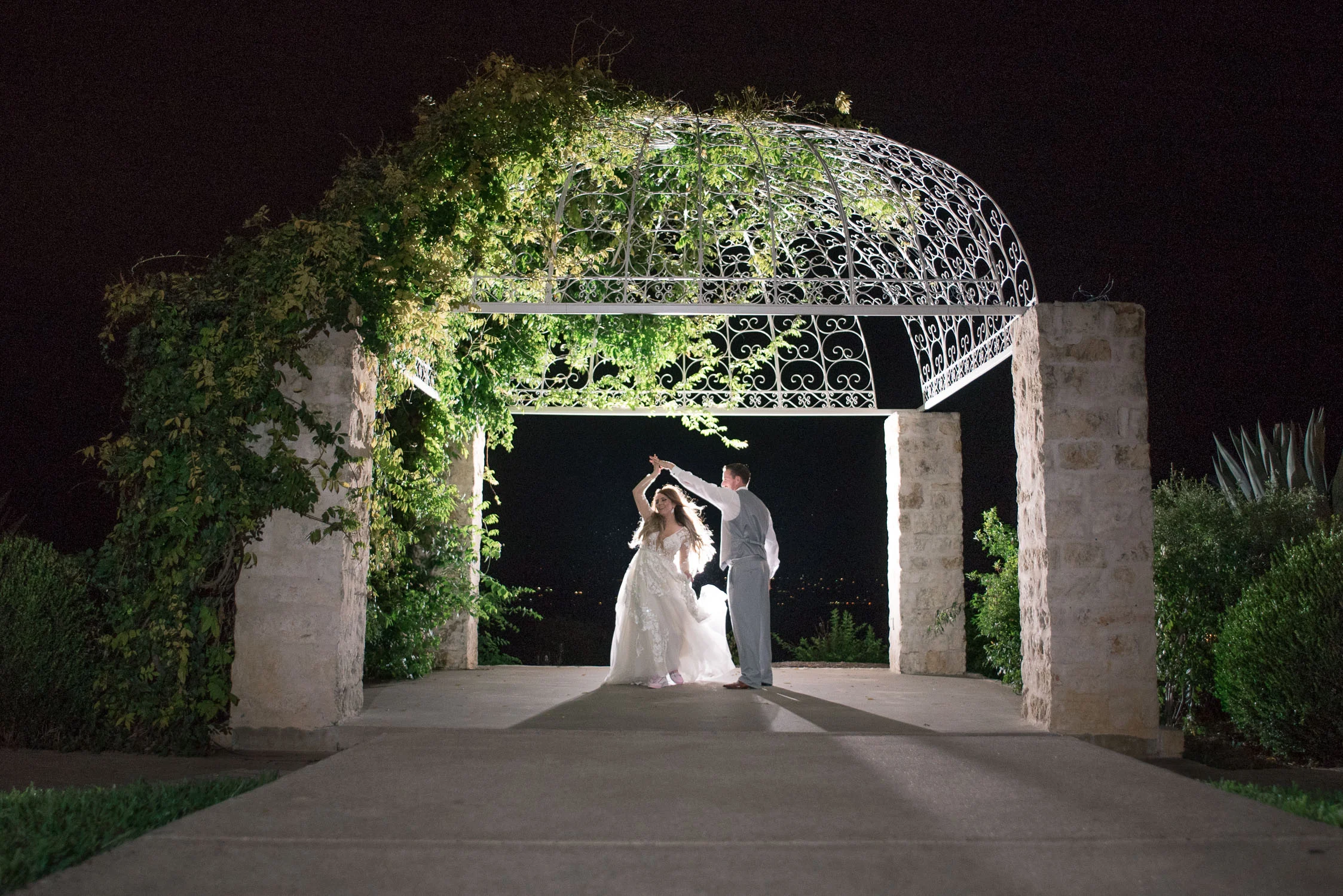 169 night lit wedding photography austinq.jpg