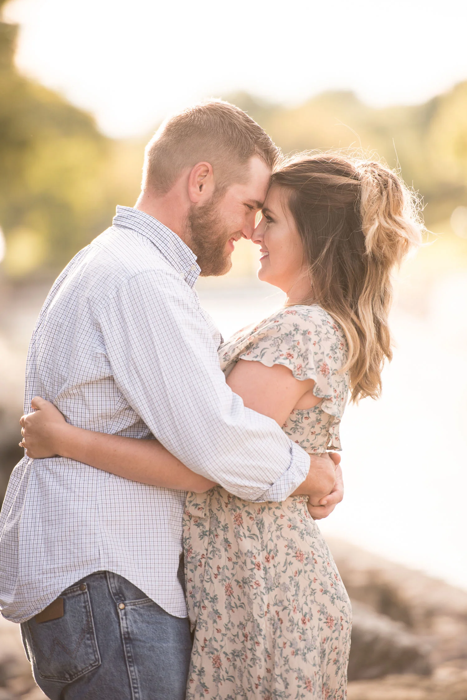 17 golden hour engagement session.jpg