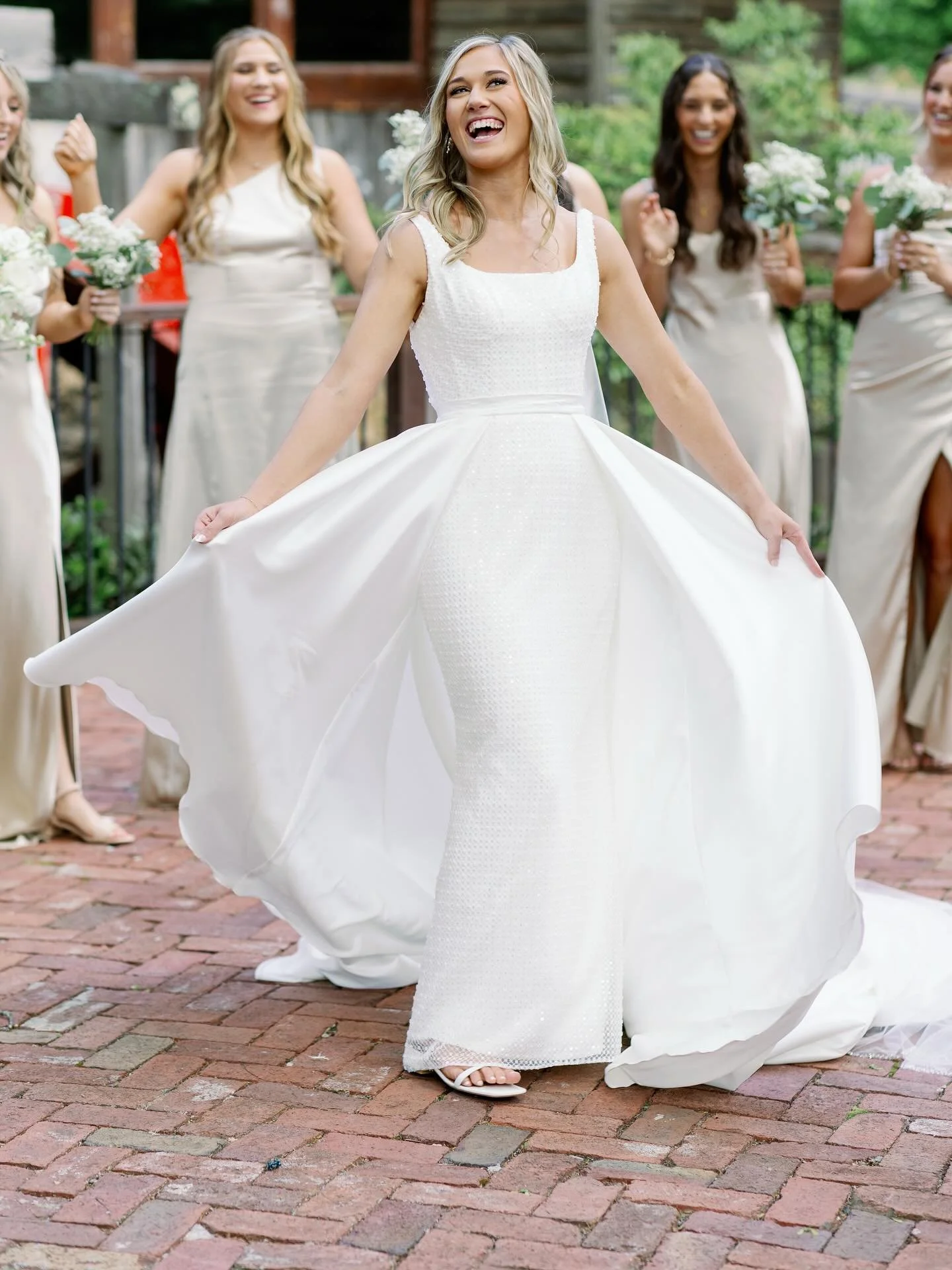 That &ldquo;I found it at Loveliest&rdquo; glow! ✨ 

Your bridal moment starts with the right dress. Let&rsquo;s find it together! 🤍

📸: @jaynabieryphoto 

#loveliestbridal #loveliestbride #knoxvillebride #knoxvillewedding #knoxvilleweddingphotogra