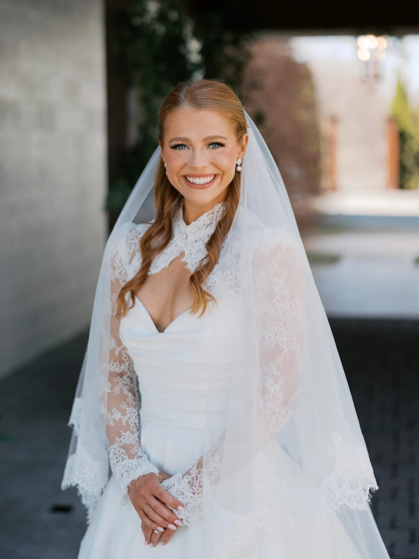 Effortless. Timeless. Unforgettable. 

Loveliest bride Caroline was exactly that. She chose a romantic A-line gown by Justin Alexander, a style that felt both classic and softly modern. Paired with her delicate lace bolero by Eddy K and a lace-trimme