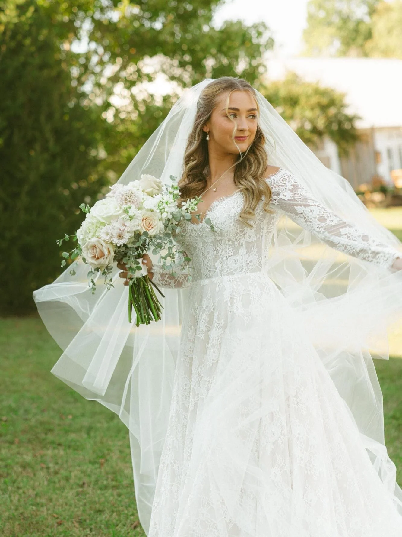 Laine&rsquo;s wedding day was a beautiful study in timeless romance 🤍

For her wedding, Loveliest Bride Laine chose an all-over lace gown featuring an off-the-shoulder neckline and delicate long sleeves that felt effortlessly classic and full of qui