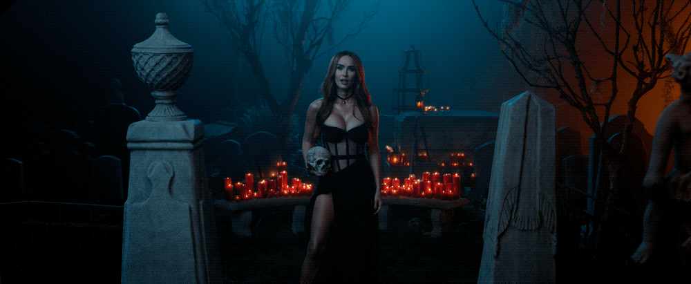 DIABLO_IV_MEGAN FOX_Hal Kirkland_launch.2023-06-13 14_50_45.gif