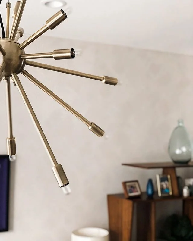 It went up to 77° yesterday in Long Beach and it was the biggest tease! Anyone else counting down to Spring?! 🙋🏽‍♂️
☓
☓
☓
☓
☓
☓
☓
#lightandbright #homedecor #interiorinspo #modernhome  #moderninterior #myhomevibe #homevibes #moderndecor #sc