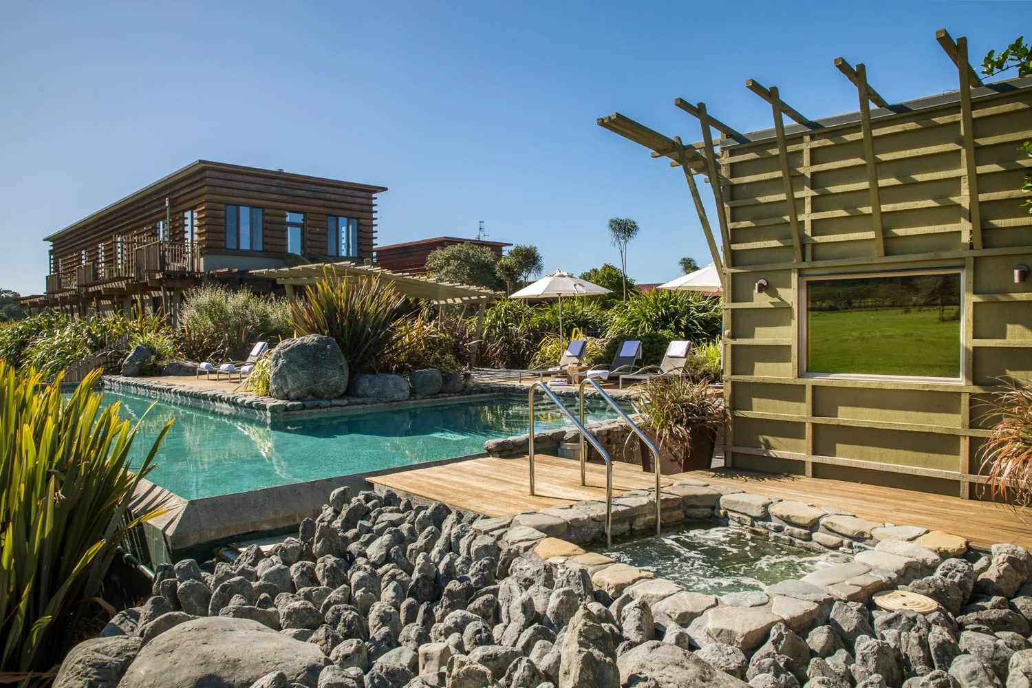 201604-HapukuLodge-PoolSpa-0131-HDR.jpg