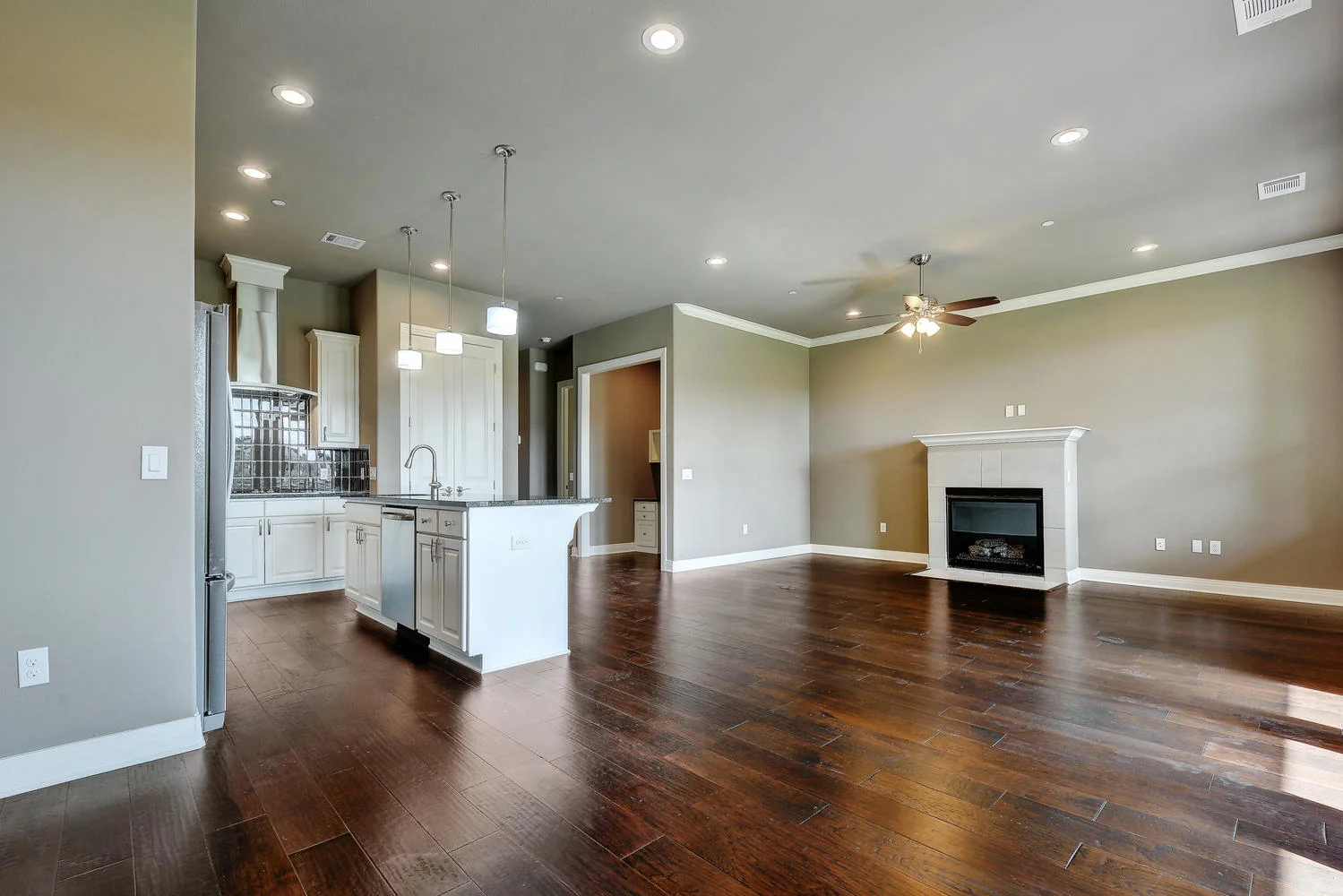 2601 N Quinlan Park Rd Unit-large-008-8-Kitchen And Breakfast 475-1499x1000-72dpi.jpg
