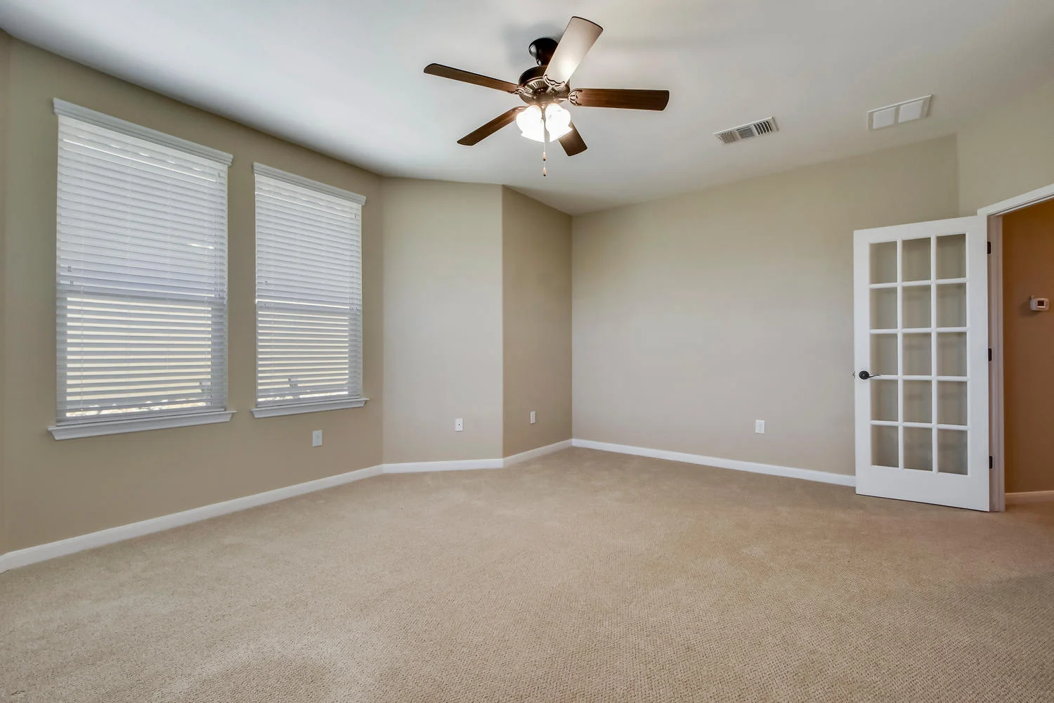 522 Meadow Lark Ave Unit B-large-009-10-Game Room 02-1500x1000-72dpi.jpg
