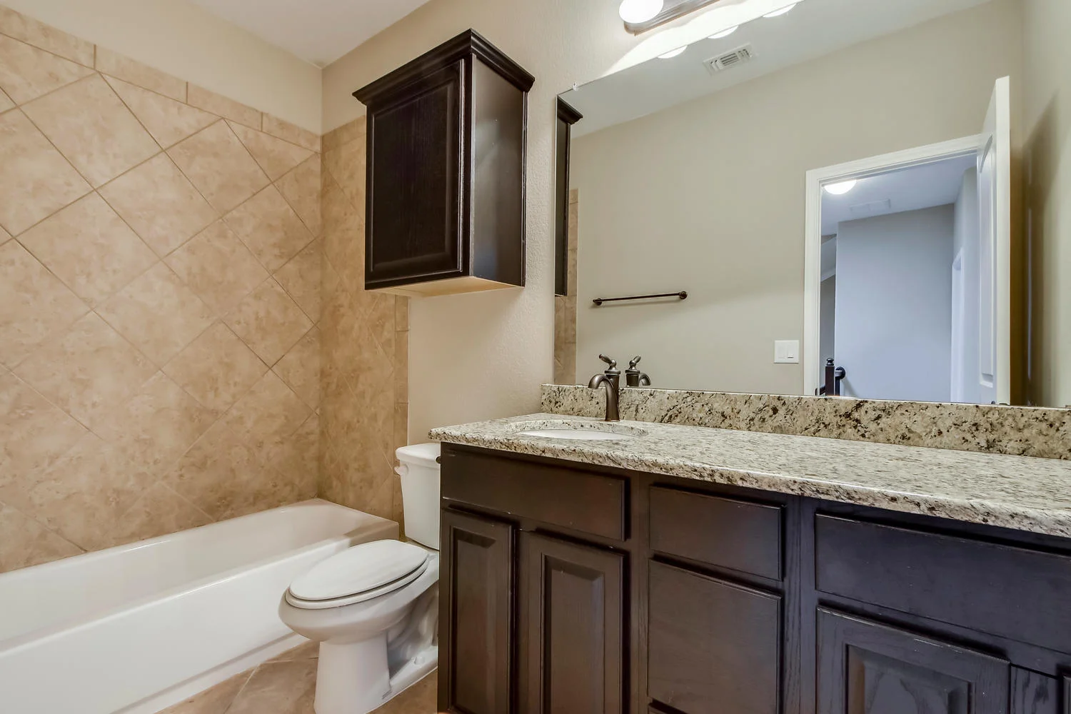 522 Meadow Lark Ave Unit B-large-021-11-Other Bath 02-1500x1000-72dpi.jpg