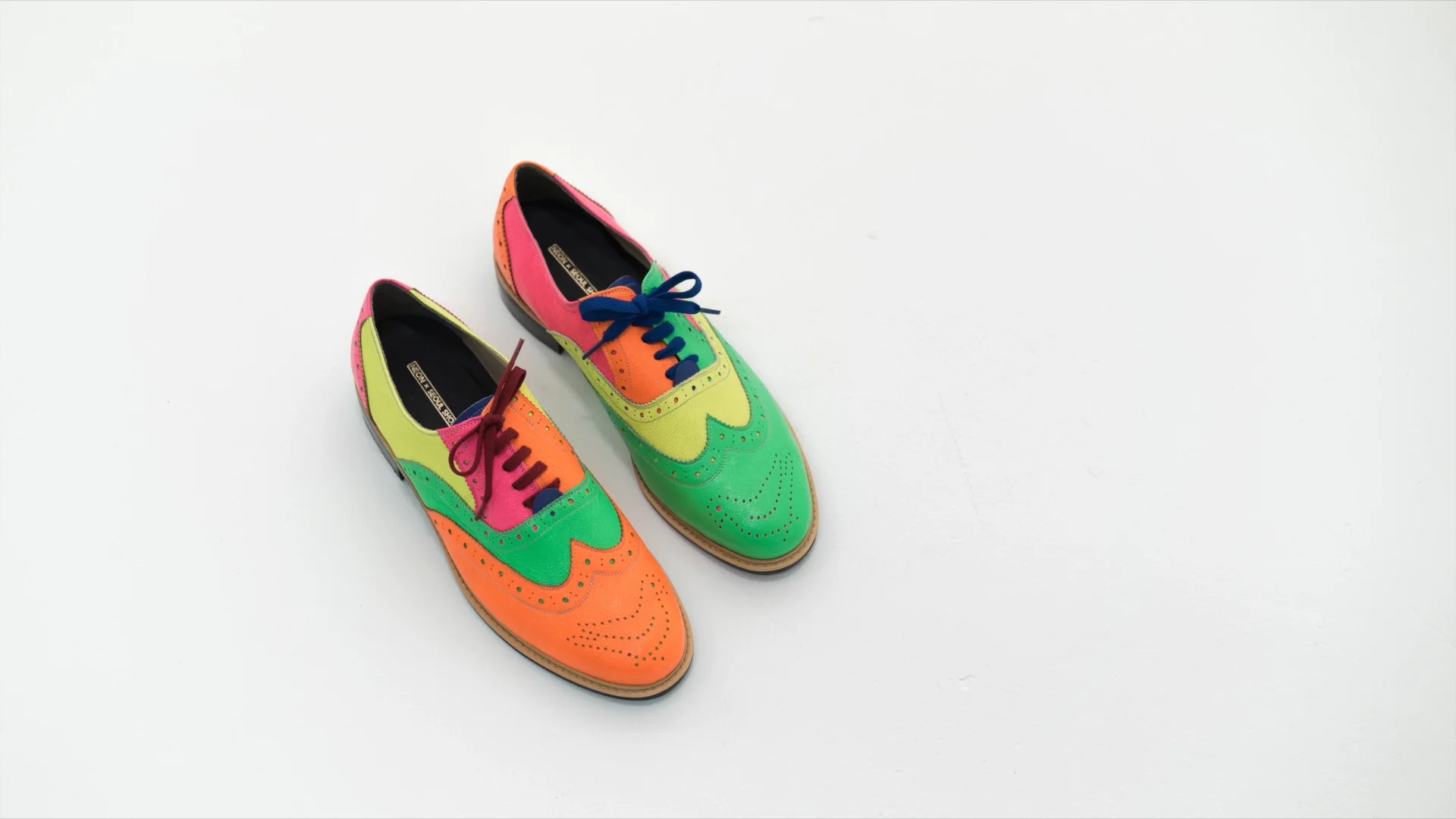 NEON x SEOUL SHOE STREET-HD 1080p.Still005.jpg