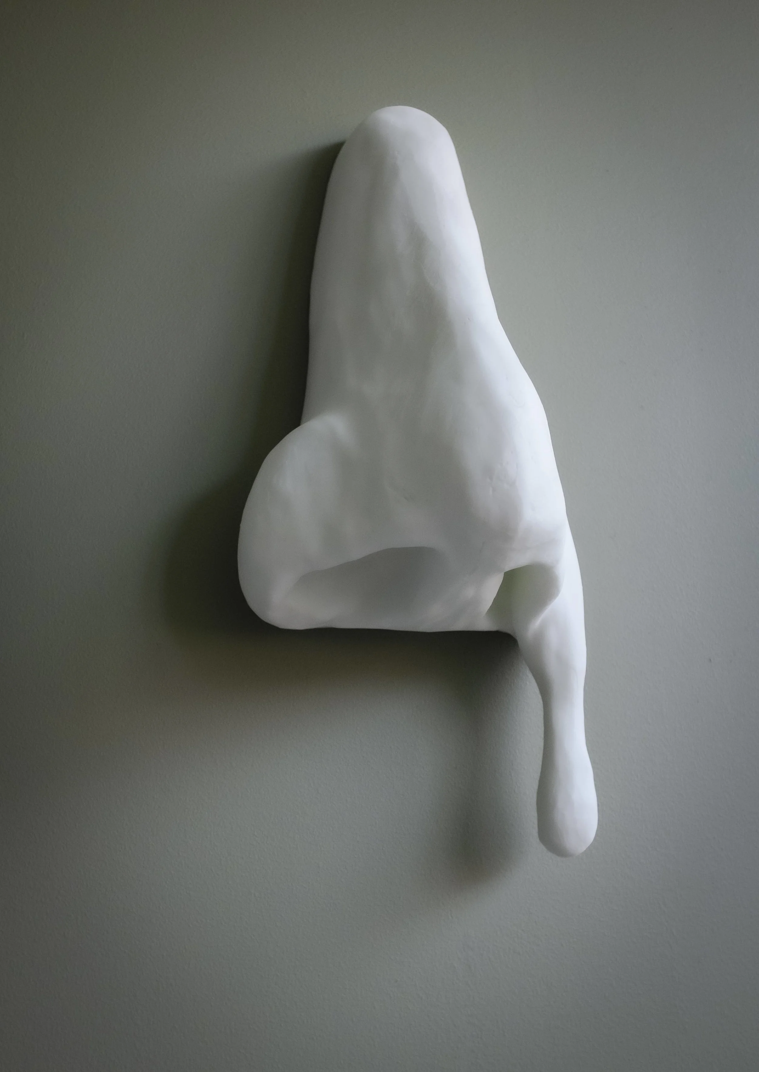  “Odor” 62x20x22cm  18 kg white opalin glass 