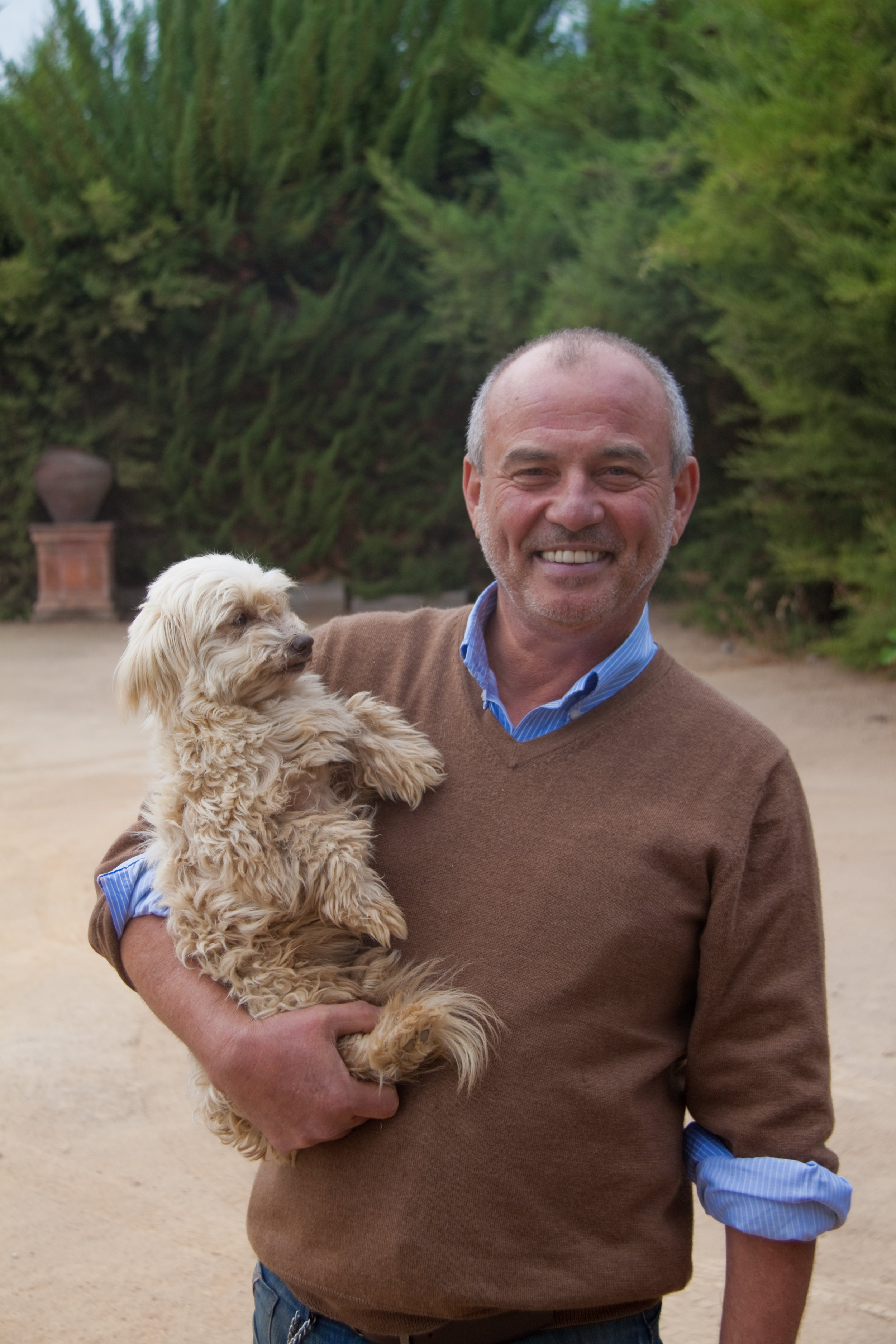 luiz met elite hond blancita