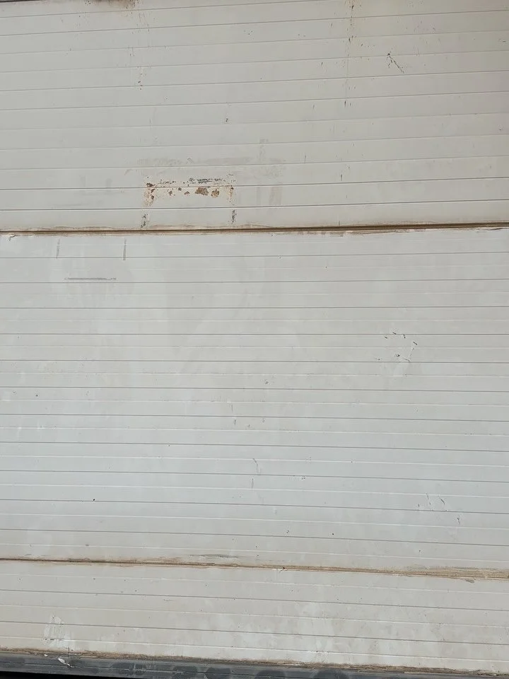 ✨Finally, the Contraban wine fair is back!✨
This Sunday, in our beloved town of Rabós, we open our cellar doors together with three other local wineries — and welcome our friends from across the French border.
More than 20 cellers, all