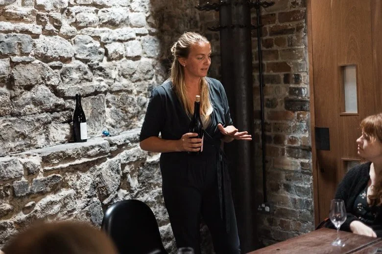 Edinburgh was 𝑾𝒊𝒍𝒅 in the best possible way. It was an honour to talk @timberyard10 about our journey: how two people with no family history in wine ended up starting a vineyard and winery from scratch in rural Catalunya. A story full of idealism