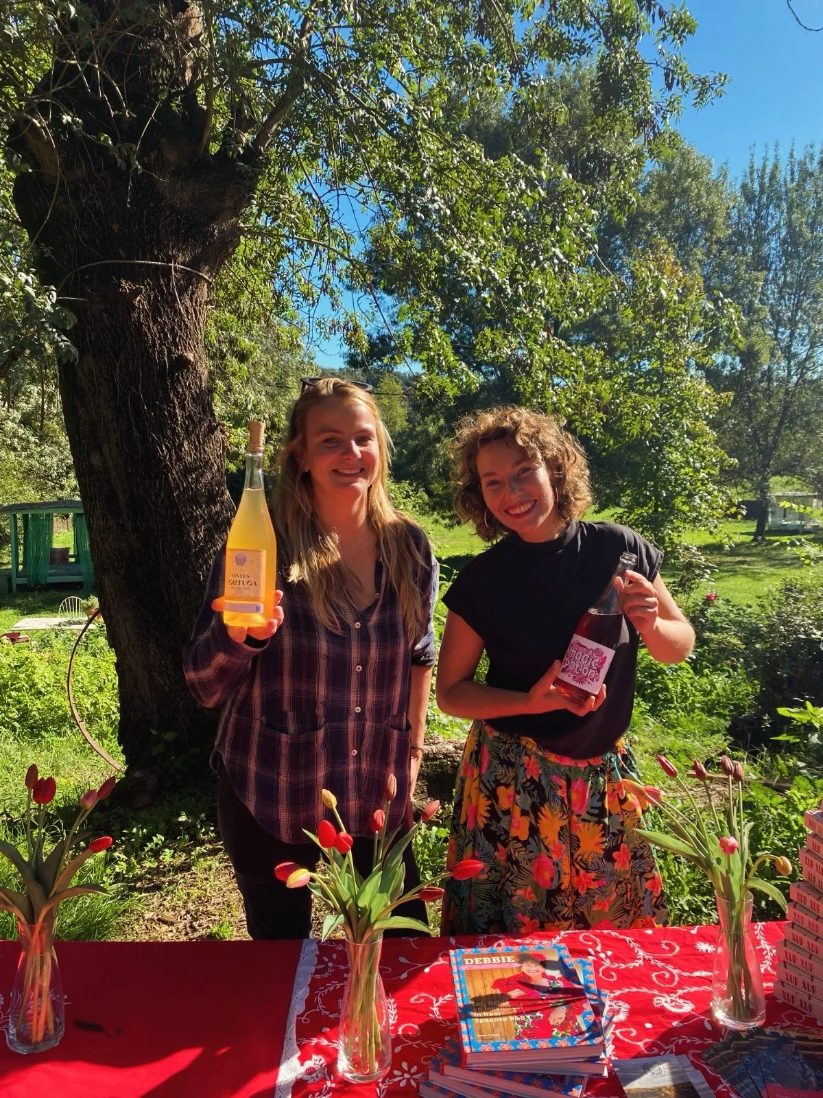 Catalan flavours in the Netherlands, Dutch winemakers in Catalunya&mdash;a beautiful exchange of food, wine and homecoming. 🇳🇱❤️ 

We brought our wines to Debbie&rsquo;s 123 Ol&eacute; for the launch of Xup Xup, a cookbook celebrating Catalans livi