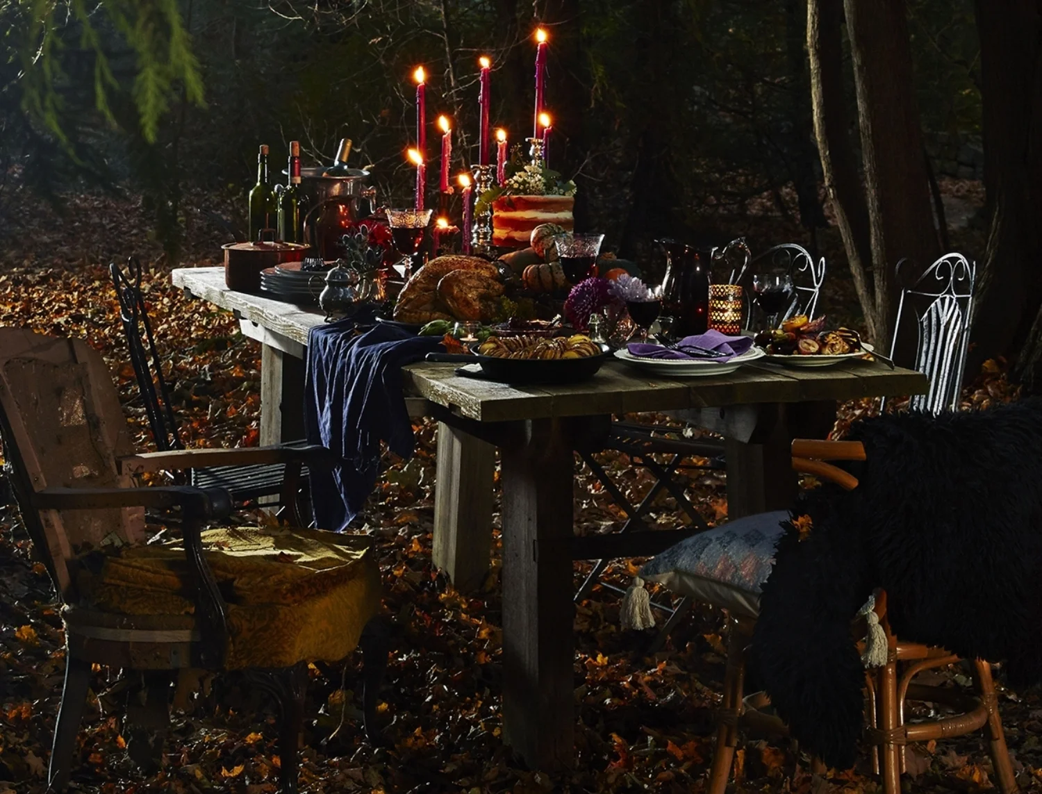 Fall_DiningTable1_5_retouched_v2.jpg
