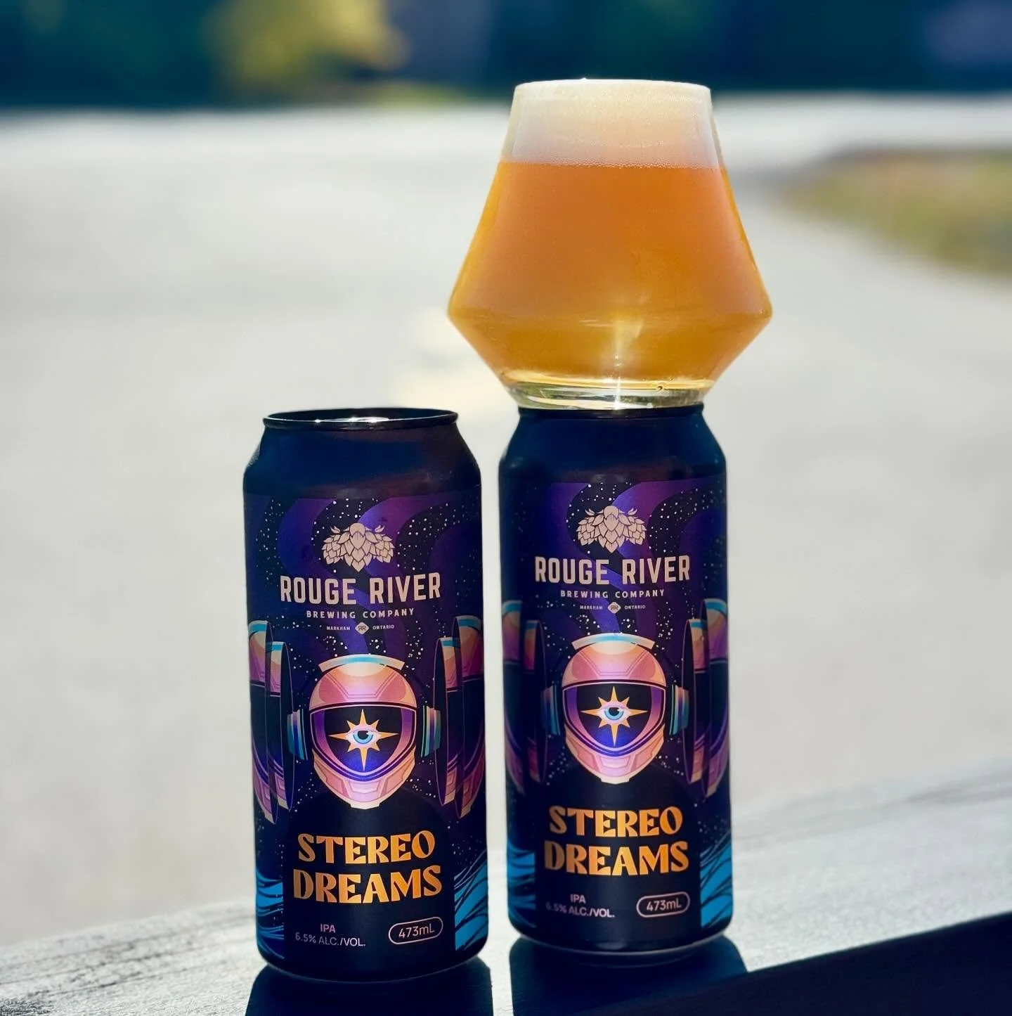 Stereo Dreams is our latest hazy IPA!
How do you dream? Mono, stereo, what does it mean to dream in stereo? We’re not totally sure to be honest, but we do know this is a very tasty new hazy IPA. Hopped with Citra and Bliss Nelson from Freestyl