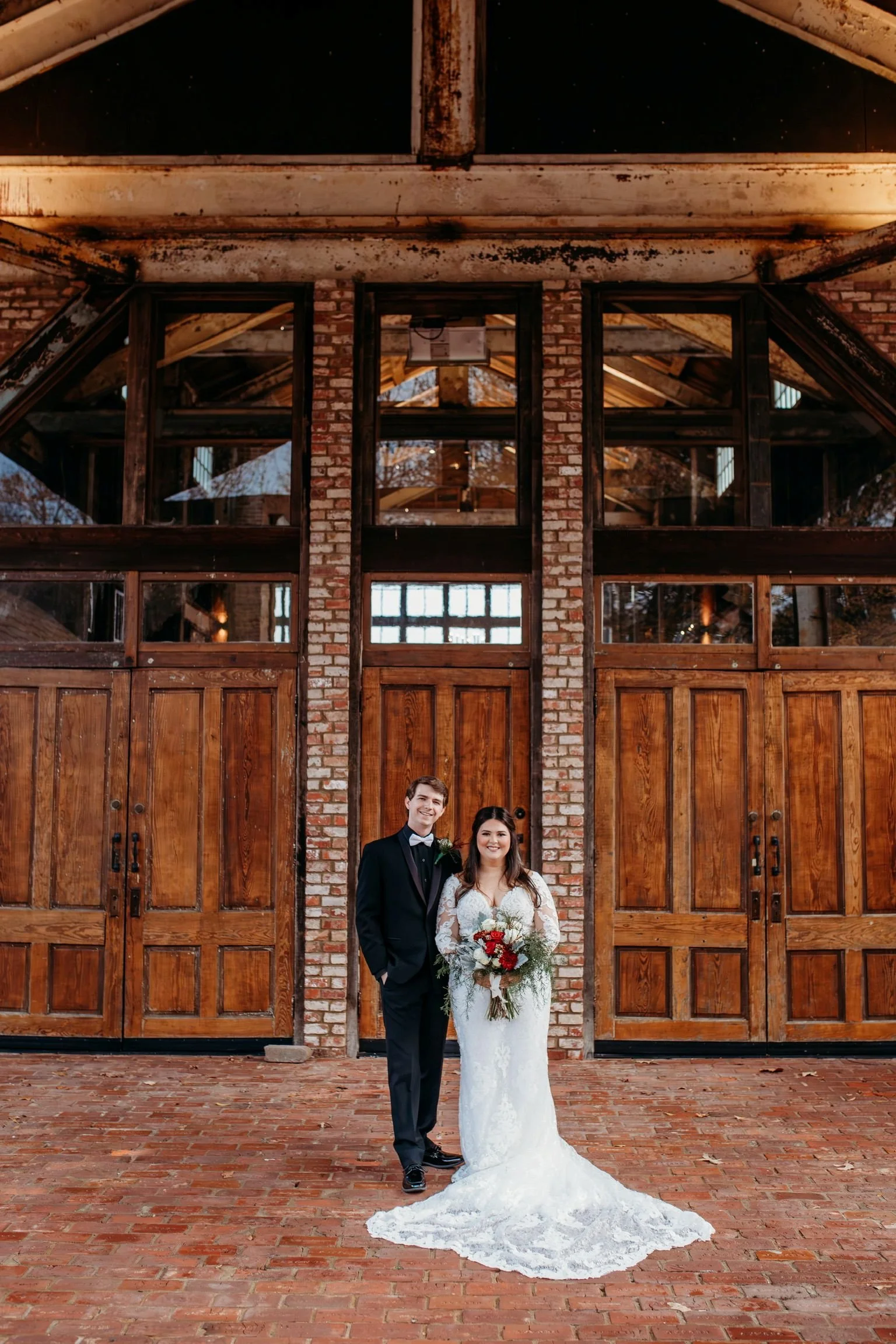 couple at front entrance of Jefferson Oxford MS