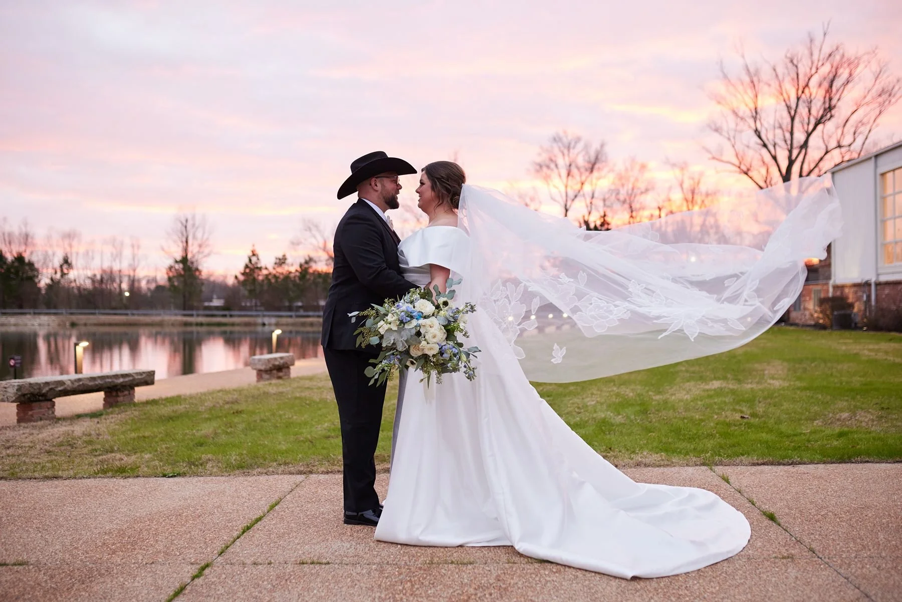 golden hour bride and groom on wedding day at jefferson oxford ms