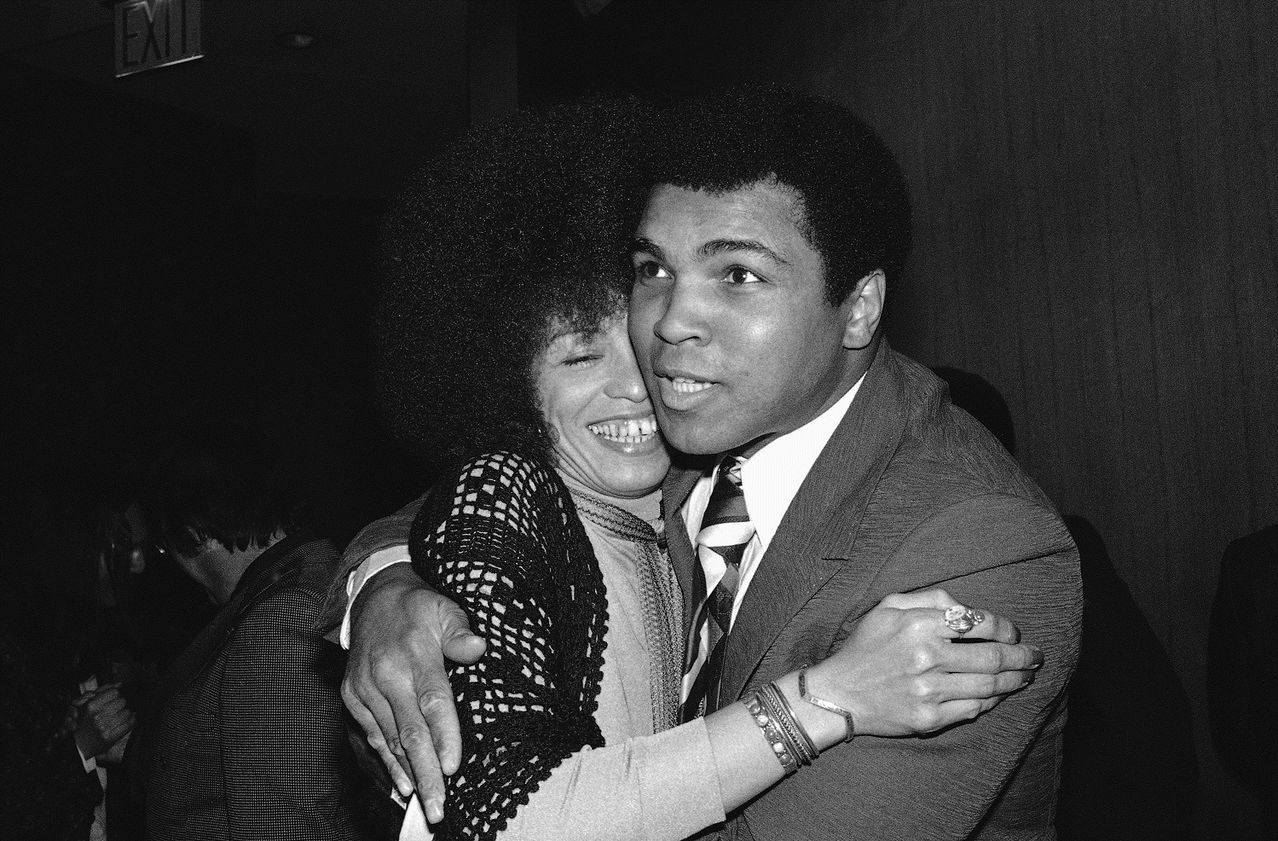 Ali with Angela Davis.