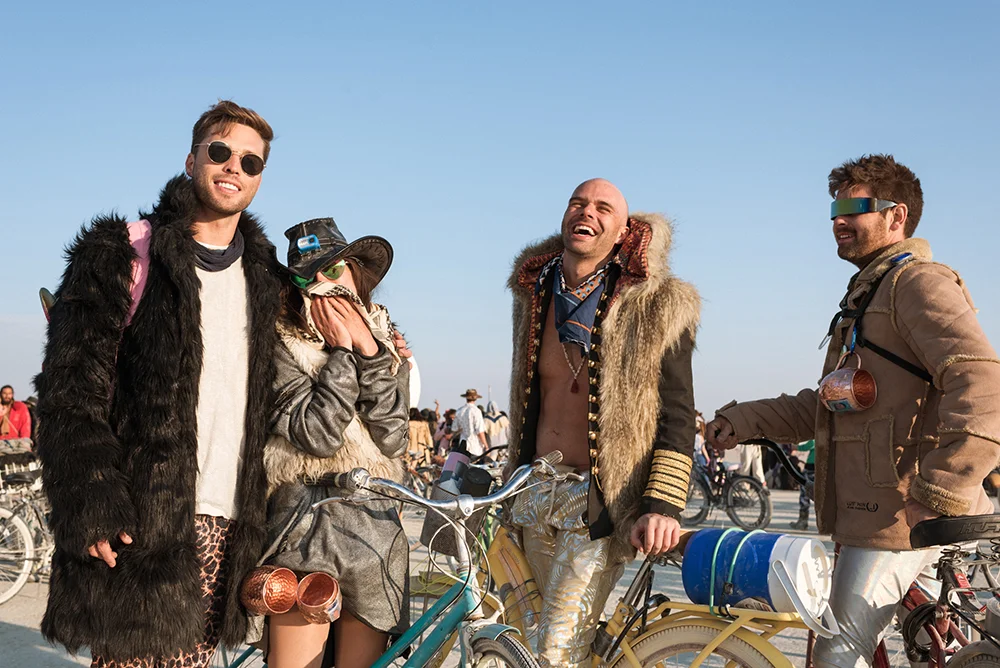 22100_28771_burningman2018_helenecyr.jpg