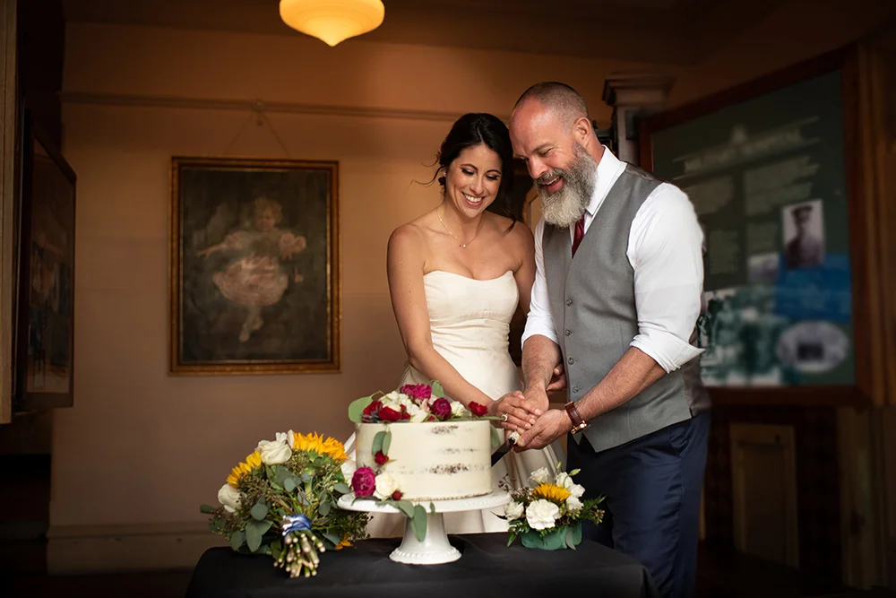 73635_269-craigdarroch-castle-wedding-helenecyr.jpg