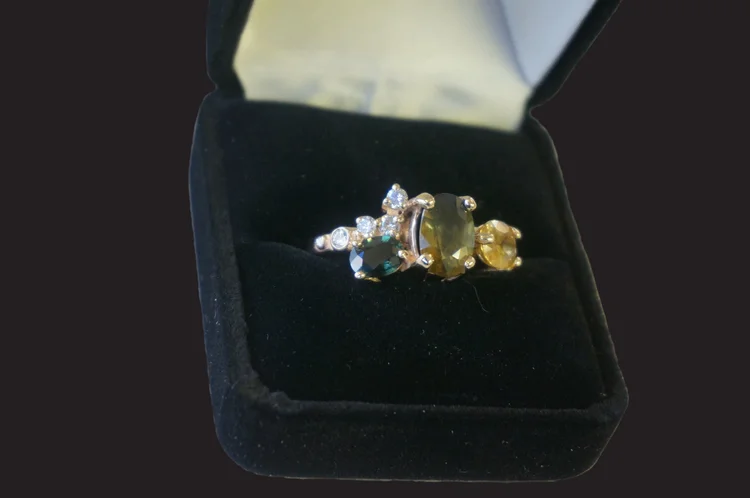 Simonian Jewelers business photo
