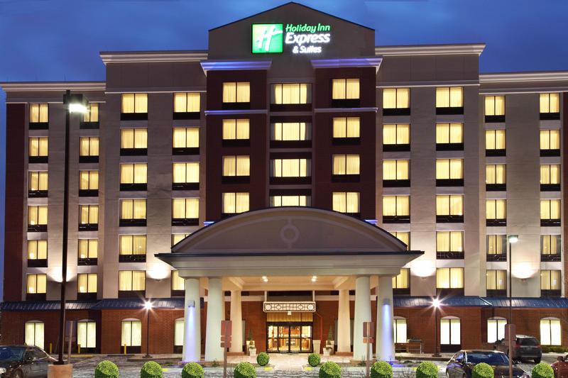 CMHOL-HIEX-COLUMBUS-Exterior_Evening2.jpg