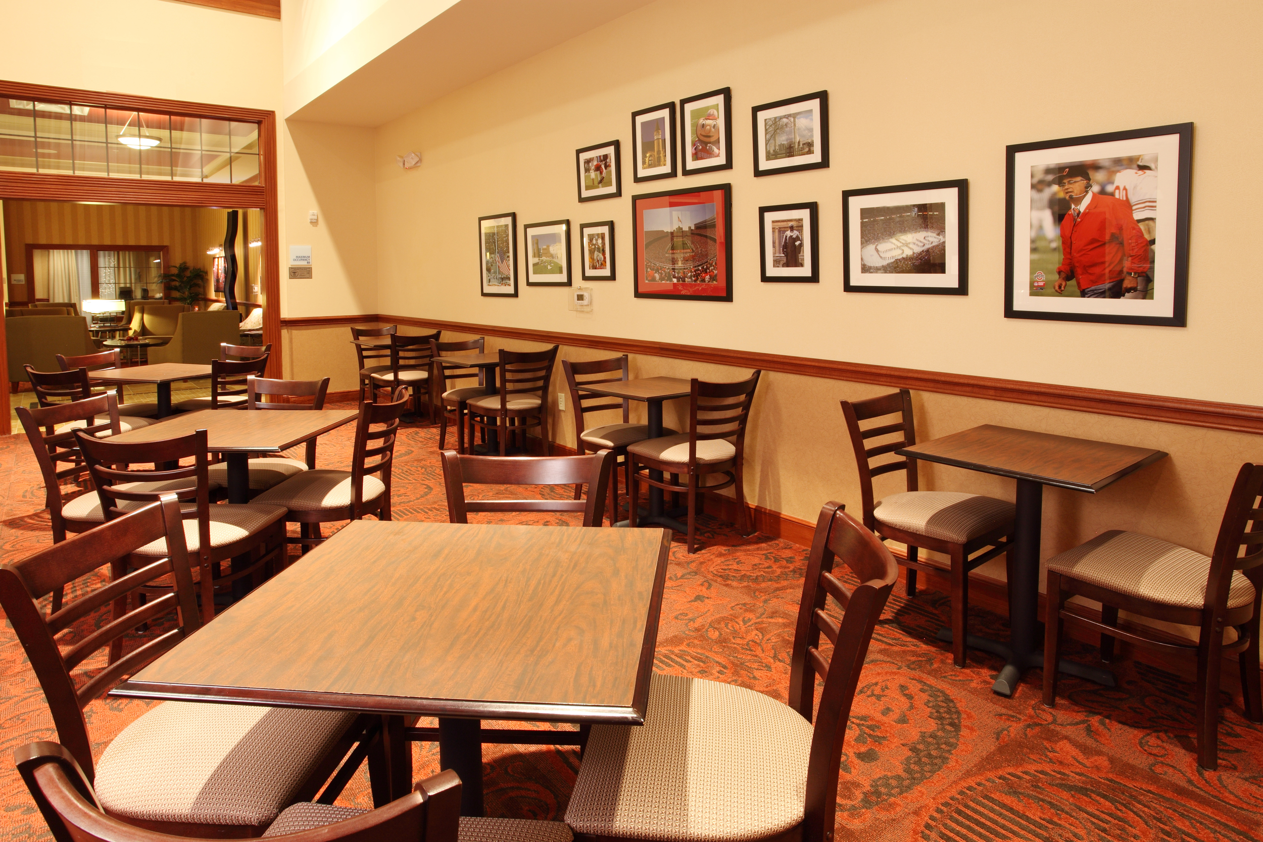 CMHOL-HIEX-COLUMBUS-Breakfast Room2.jpg