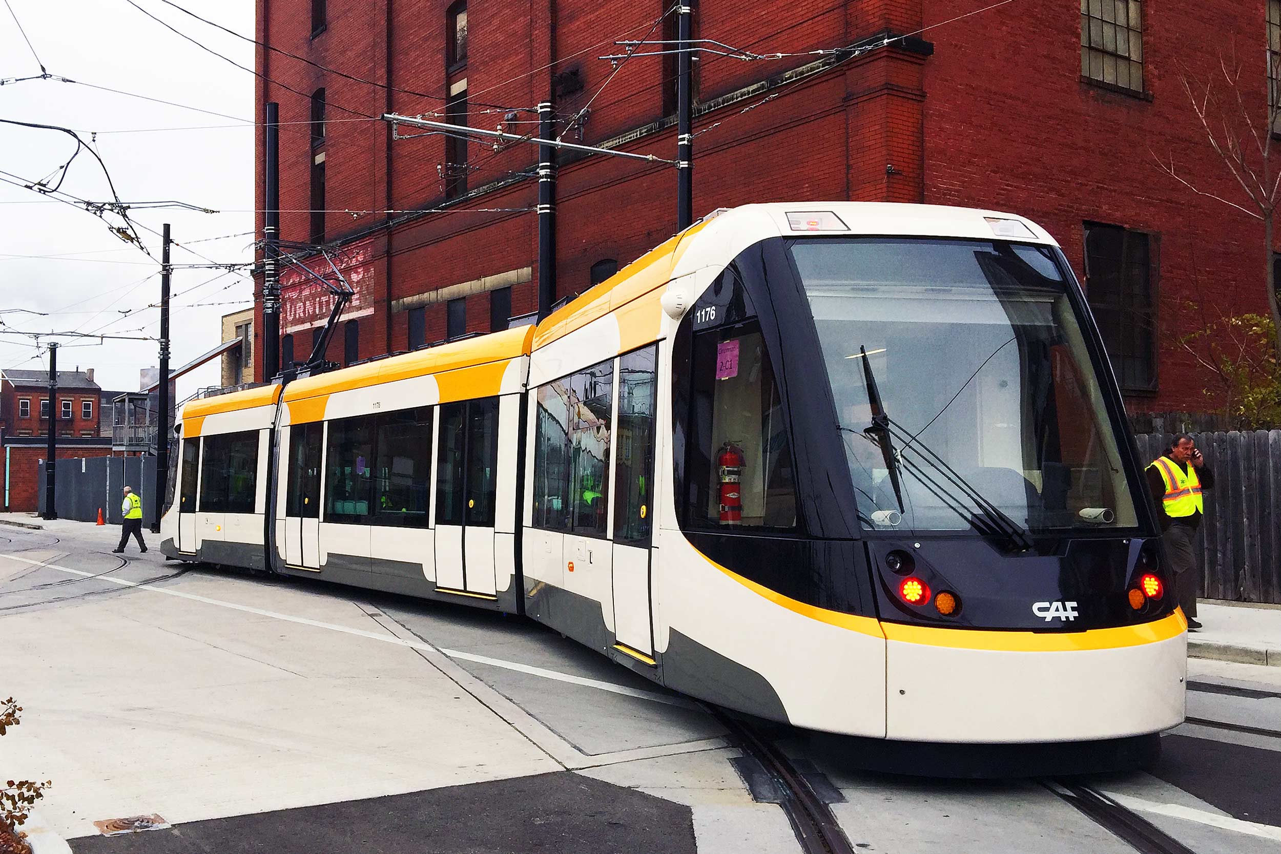 Cinci-Streetcar-on-Henry.jpg