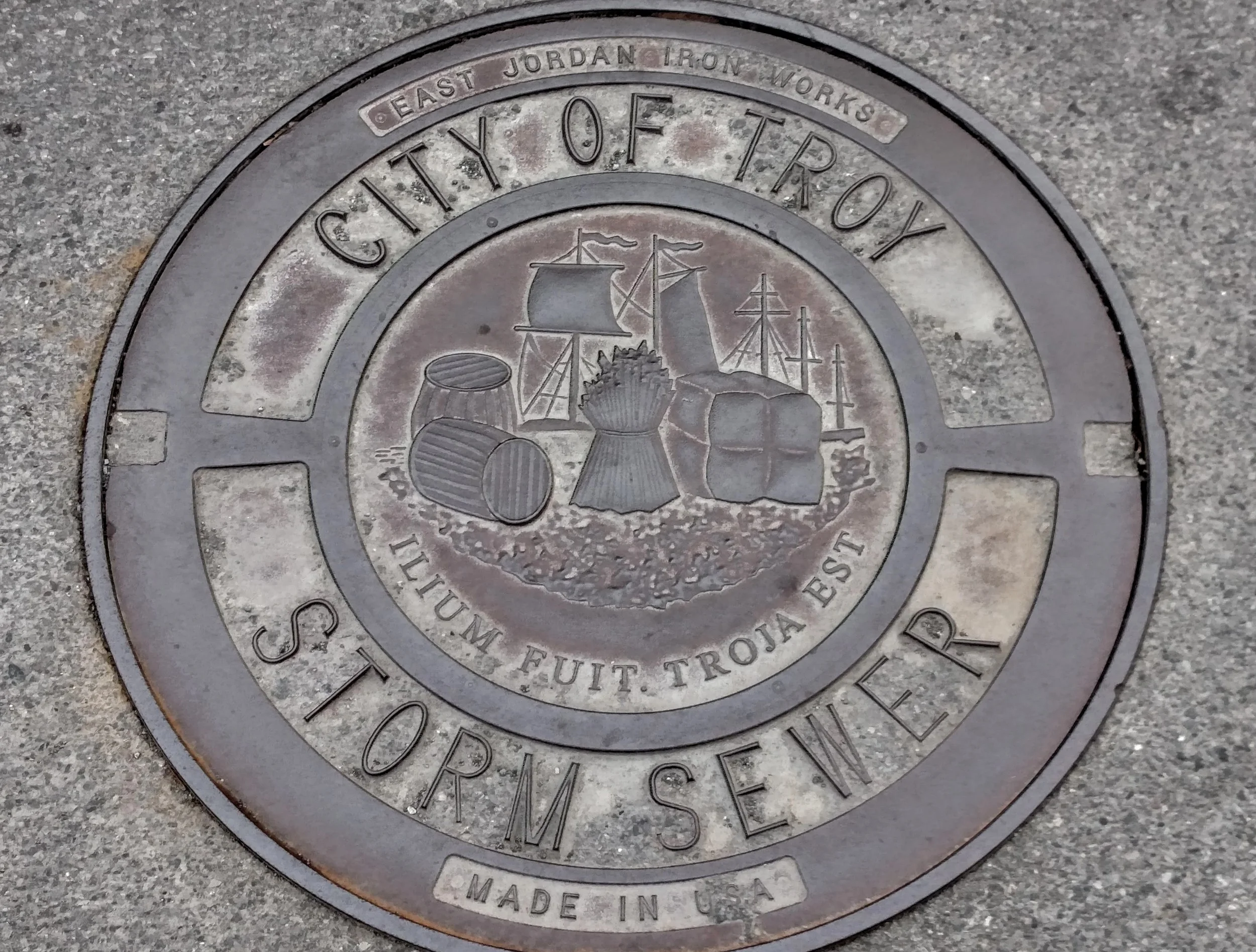 Manhole cover.jpg