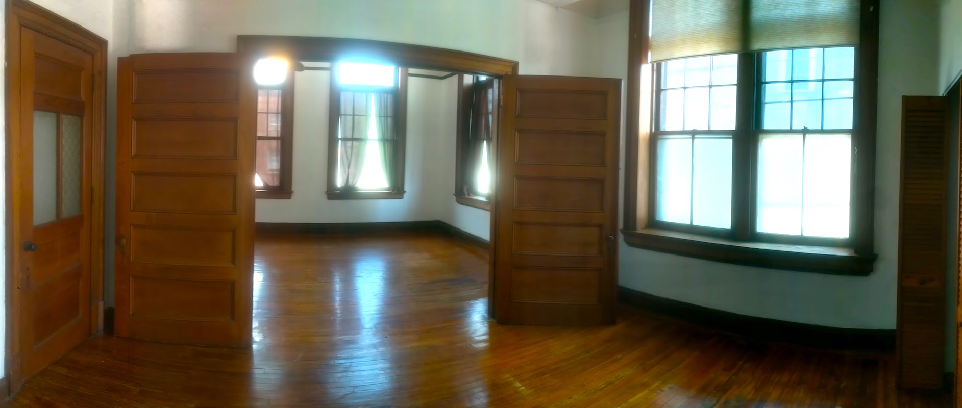 84#102 2019 Mid Bed Pano.jpg